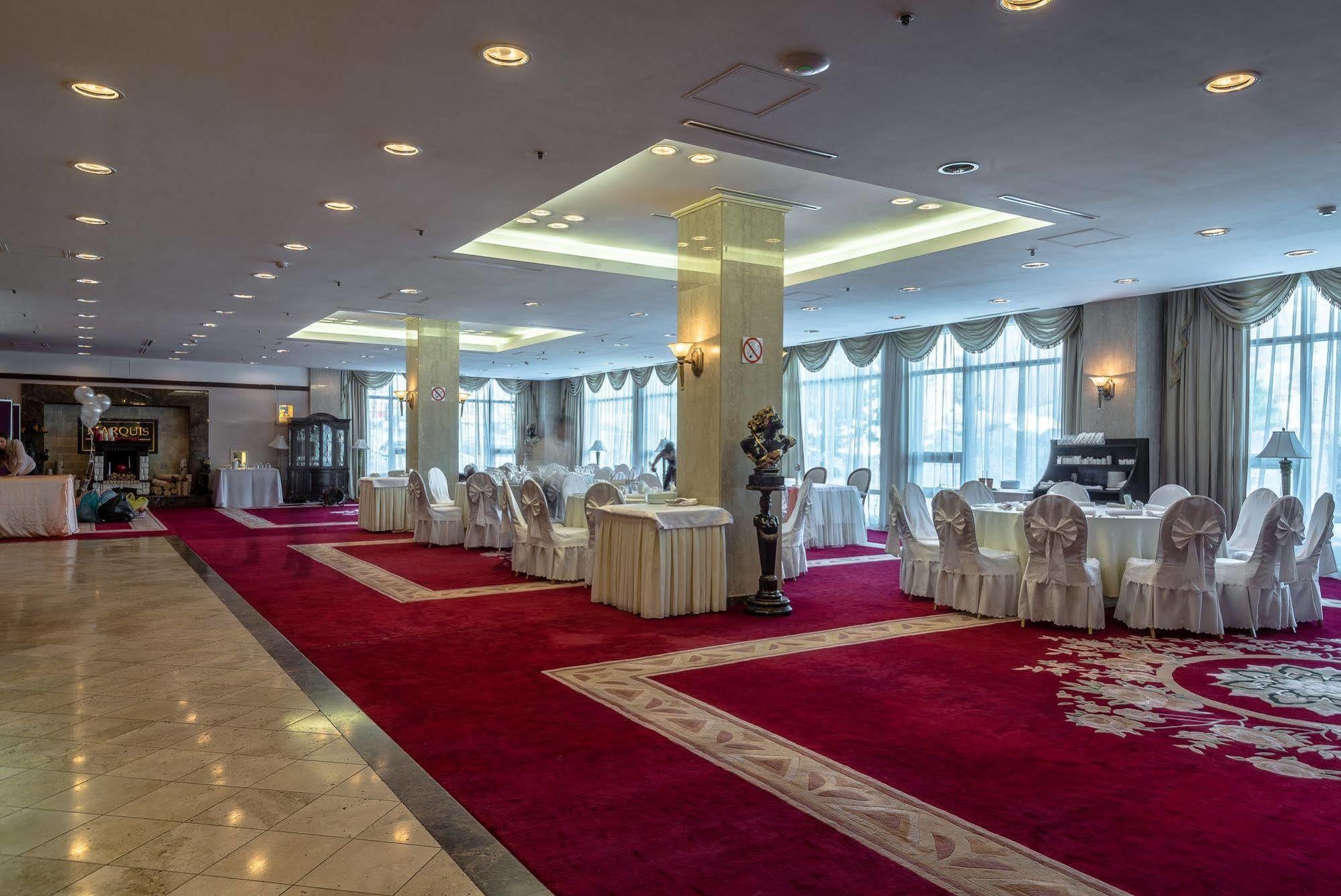 Mega Palace Hotel Yuzhno-Sakhalinsk Luaran gambar