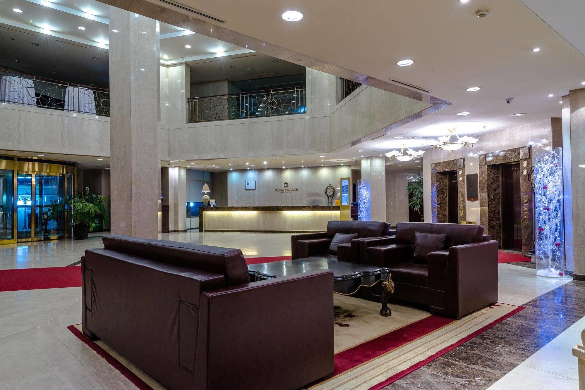 Mega Palace Hotel Yuzhno-Sakhalinsk Luaran gambar